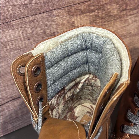 Roxy Tan Leather Ankle Boots - Picture 4 of 8